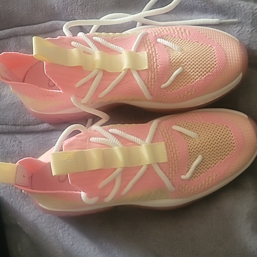 SIA Strawberry Shortcake SZ 7